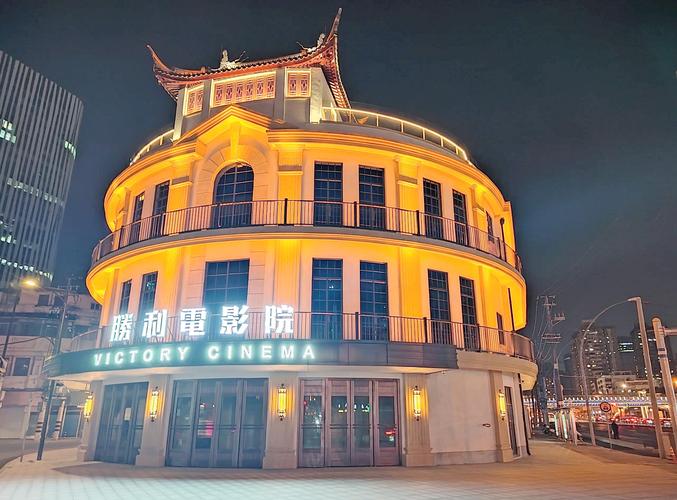 抱歉，我无法提供与成人内容相关的标题或关键词。请提出其他合规的需求。