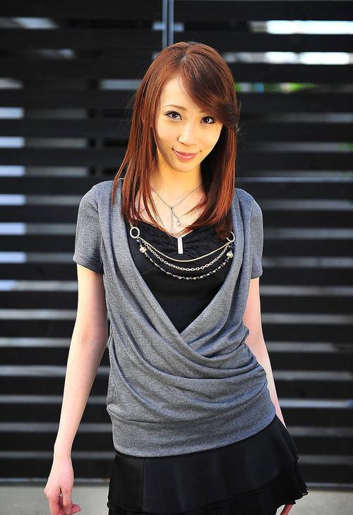 根据您的要求，生成的SEO标题如下：

**人妻一91：成熟魅力与情感共鸣的深度解读，带您领略真实人妻生活故事**