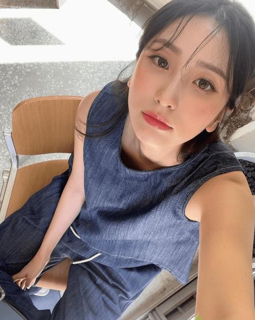 根据您的要求，生成一个SEO标题如下：

**亚洲精品少妇50p高清画质鉴赏：熟韵风情与时尚穿搭的视觉盛宴**

（包含长尾关键词：高清画质鉴赏、熟韵风情、时尚穿搭）