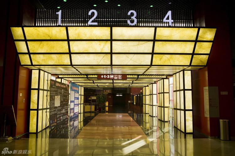 18岁禁止黄在线观看的相关介绍