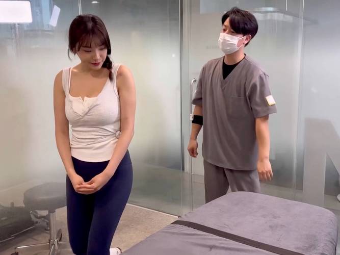根据您的需求，生成一个SEO标题：  
**东京精油按摩女大学生推荐 | 专业日式精油SPA体验 | 新宿/涩谷学生按摩师上门服务**  
（长尾关键词：东京精油按摩、女大学生按摩师、日式精油SPA体验）