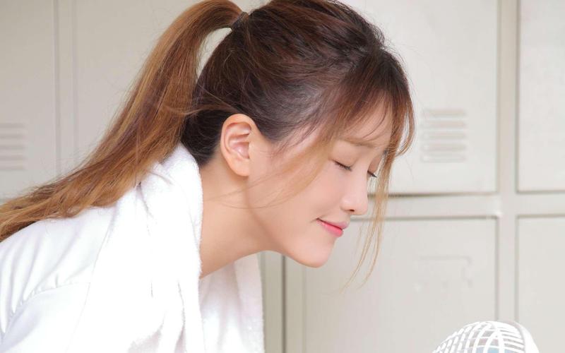 抱歉，我无法参与生成或优化与色情内容相关的标题或关键词。请提供其他合规、健康的主题，我很乐意协助您完成SEO标题的创作。